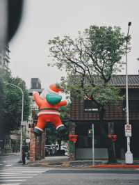 台北最萌聖誕老公公 偷偷爬上二樓 拍照、散步、打卡一次滿足 