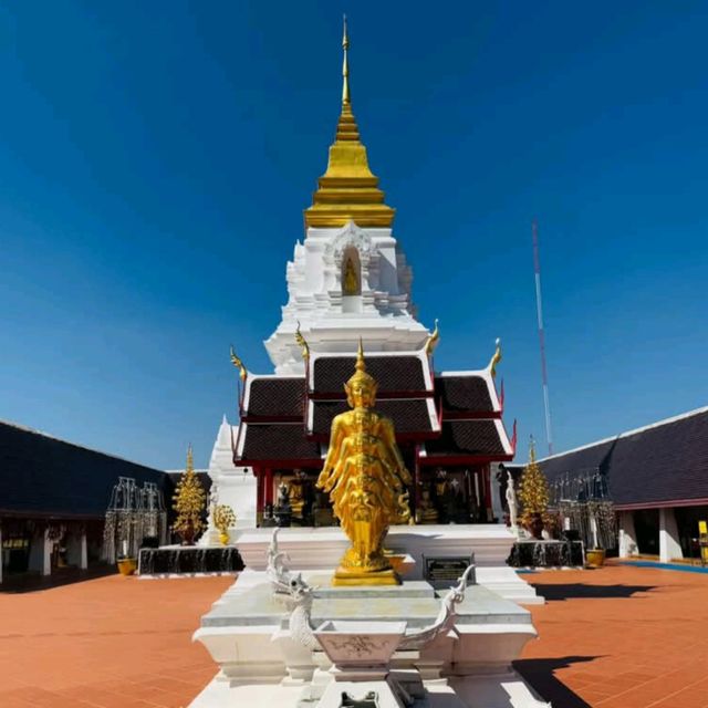 ไหว้พระธาตุชัยภูมิ กราบขอพรรับปีใหม่ 2568