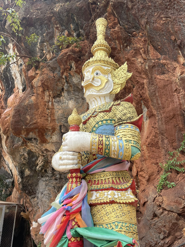 The Blue Guardians and the Majestic White Buddha