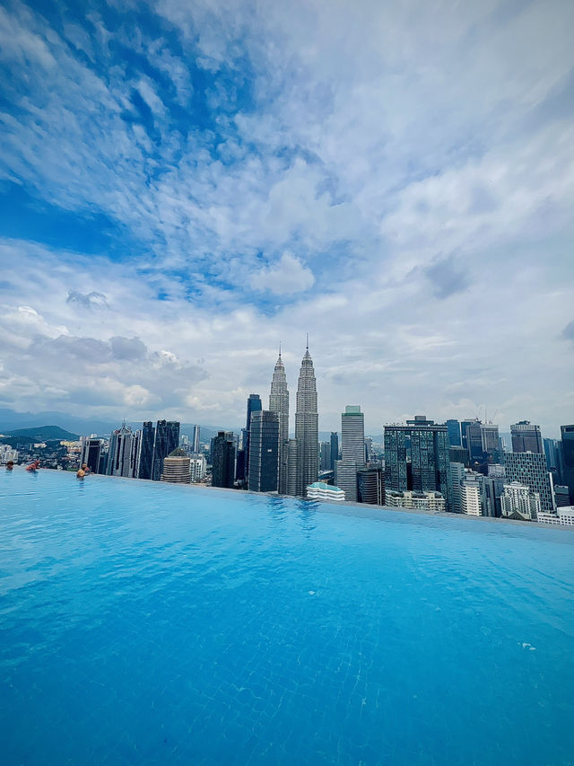 “Suite Dreams: Your Next Stay Awaits” Malaysia 🇲🇾 Kuala Lumpur