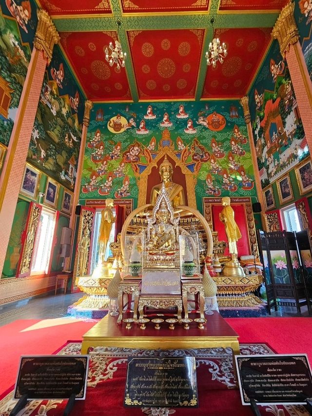วัดจันทร์ตะวันตก วัดเก่าแก่ริมแม่น้ำน่าน