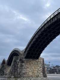 山口｜屹立逾350年 全木頭打造「不會倒的橋」岩國錦帶橋