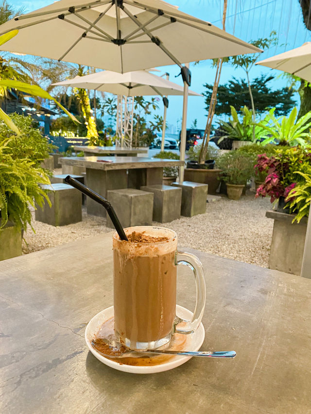Cozy Dining Experience at Gurney Drive