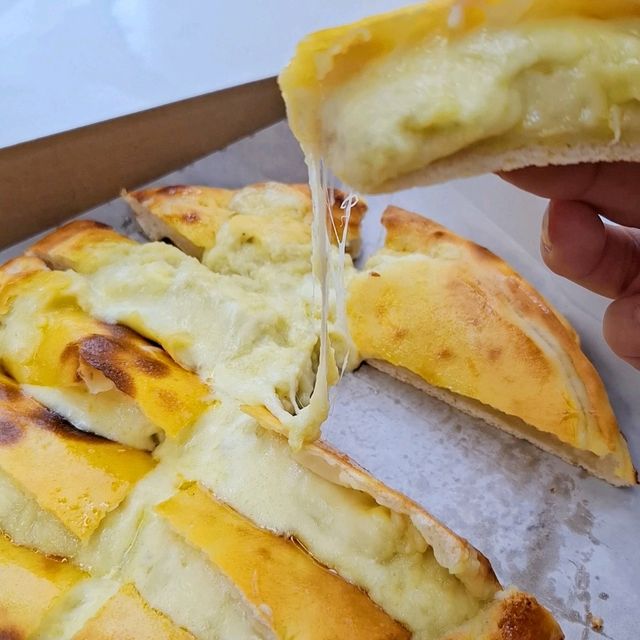必食爆漿榴槤芝士餅