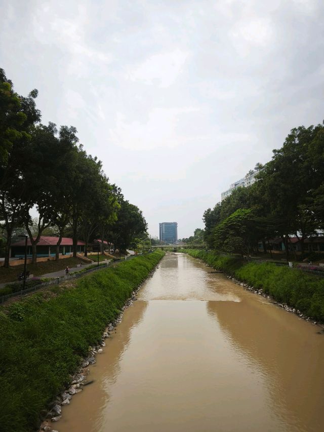 เดินเล่นริมน้ำ Kinta Riverwalk
