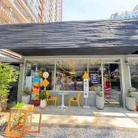 คาเฟ่ร่มรื่นในซอยลาดพร้าว 26 Pet Friendly 