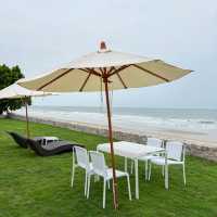 Mira Beachfront Pool Villa Cha-am