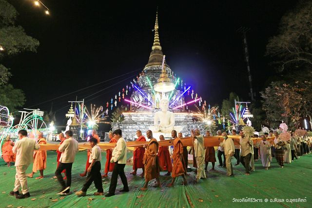 นมัสการพระธาตุเจดีย์ วัดเจดีย์คีรีวิหาร