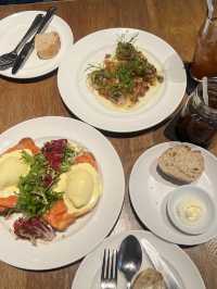 ROAST 🍽️ ร้าน brunch กรุงเทพ อร่อย บรรยากาศดี