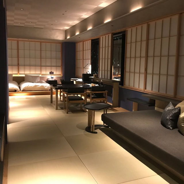 พักผ่อนหรูหราใจกลางโตเกียวที่ Hoshinoya Tokyo