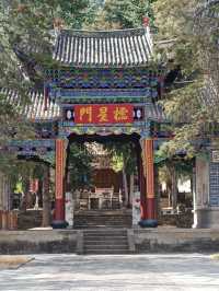 Stroll around beautiful Jianchuan Ancient Town