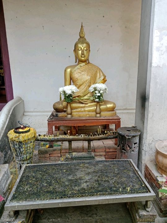 ขอพร วัดราชบูรณะ จังหวัดพิษณุโลก
