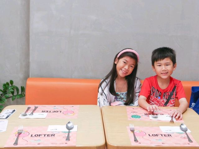 ราดหน้าอาหลิว สาขา LOFTER @ เซ็นทรัลชิดลม