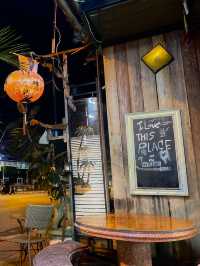 โรงเตี๊ยม หัวหิน สุดคลาสสิกสไตล์จีนผสมวินเทจ