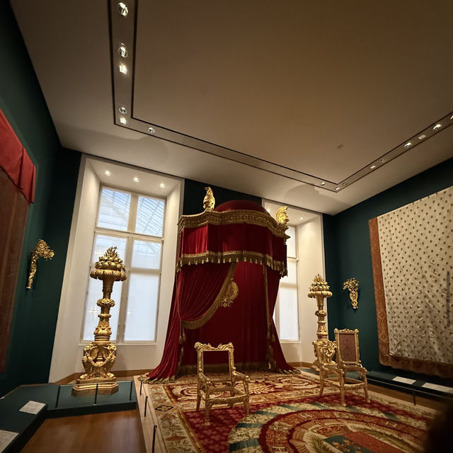 ルーブル美術館（フランス・パリ）– 世界最大級の美術コレクションが集う芸術の殿堂