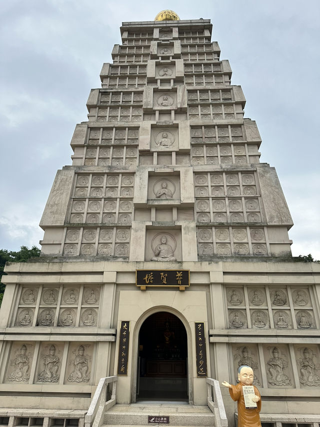 Spirituality Meets Splendor at FoGuang Shan🙏