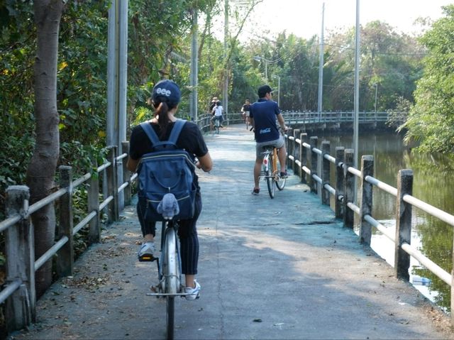 ปั่นจักรยานเที่ยวบางน้ำผึ้ง สัมผัสธรรมชาติใกล้กรุง