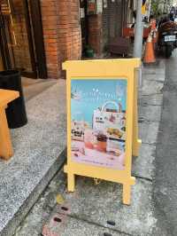 Coach Coffee Shop – Chic, Sweet & Instagram-Ready