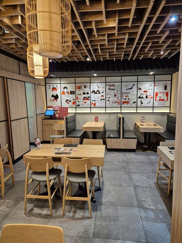 Family Friendly Ramen Place With $1 Kids Ramem 🍜