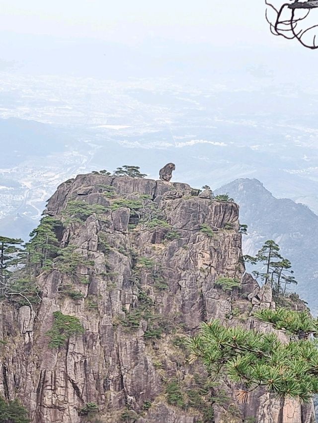Beautiful place to visit in Spring Huangshan mountain & Ancient Village 