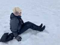 “Snowflakes and Smiles: A Family Day on Asahidake”