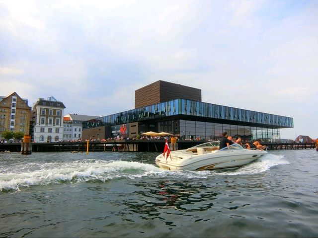 【コペンハーゲン】ボートでカナルツアー🚤運河から観光