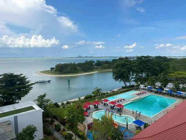 A Coastal Retreat – Staycation Bliss at Civil Service Club Changi