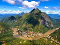 🌿 Houayxay Uncovered: Border Towns, Gibbons & Slow Boat Sunsets in Northern Laos! 🚤  