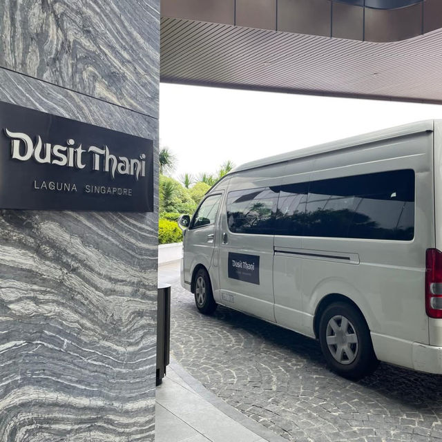 “Dusit Thani Laguna – A Tranquil Thai-Inspired Oasis in Singapore”
