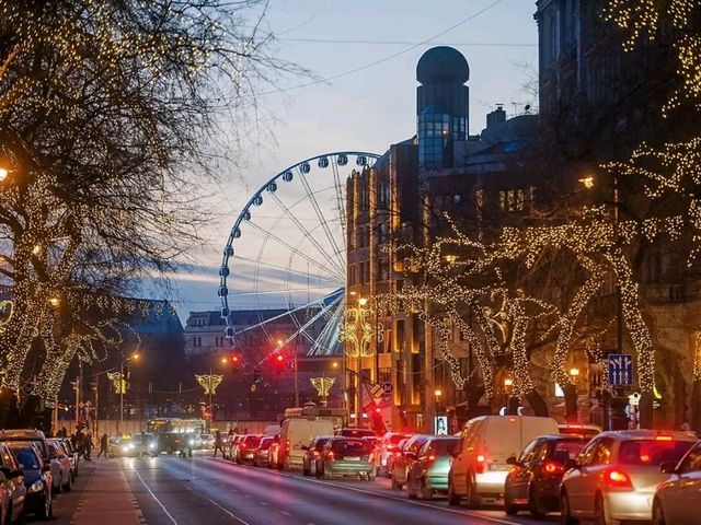 Soaring Above the City: A Breathtaking Experience on the Ferris Wheel of Budapest