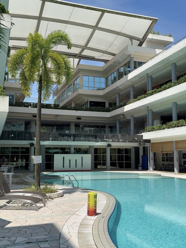 A Hidden Poolside Diner in Singapore You Didn’t Know Was Open to the Public
