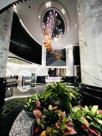 Renaissance Kuala Lumpur Hotel & Convention Centre: A Grand Urban Retreat