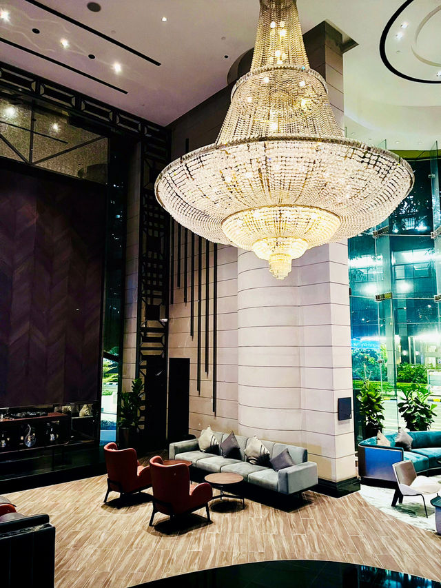 Renaissance Kuala Lumpur Hotel & Convention Centre: A Grand Urban Retreat