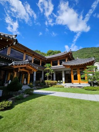 Gimhae Daecheong Valley Hanok Cafe