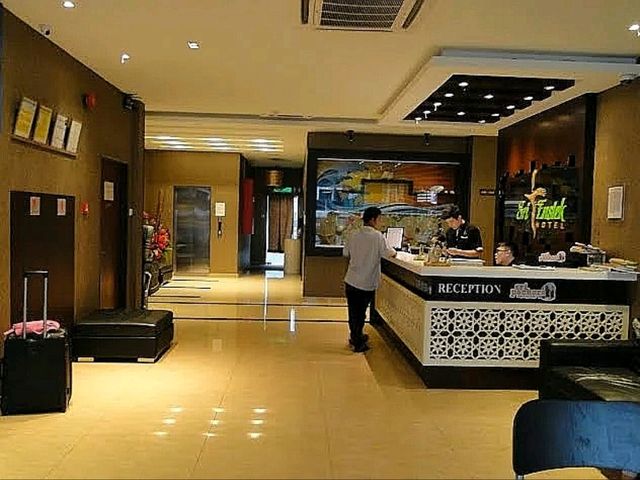  "Sri Estek Hotel Sepang: Your Budget-Friendly Gateway Near KLIA."