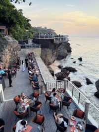 Ayana Rock bar 絕美日落海灘🏖️