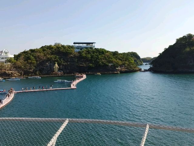 HUNDRED ISLANDS