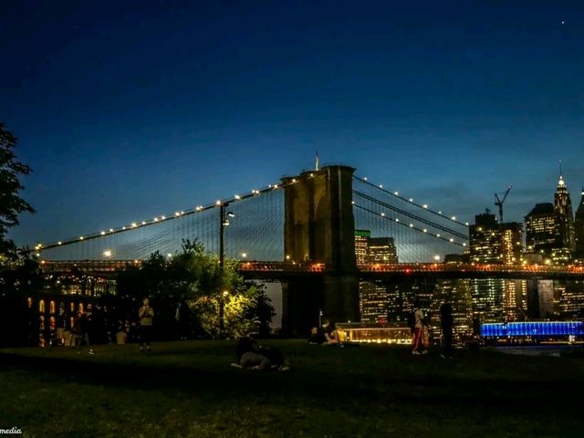 New York City After Dark: Midnight Walks Across the Brooklyn Bridge
