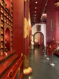 Buddha Tooth Relic Temple (วัดเขี้ยวแก้ว)