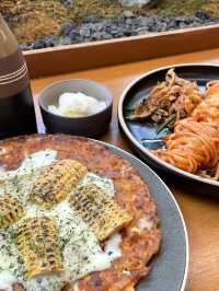 🌸 한옥 감성 따라 걷는 익선동 데이트의 하루 🍽️