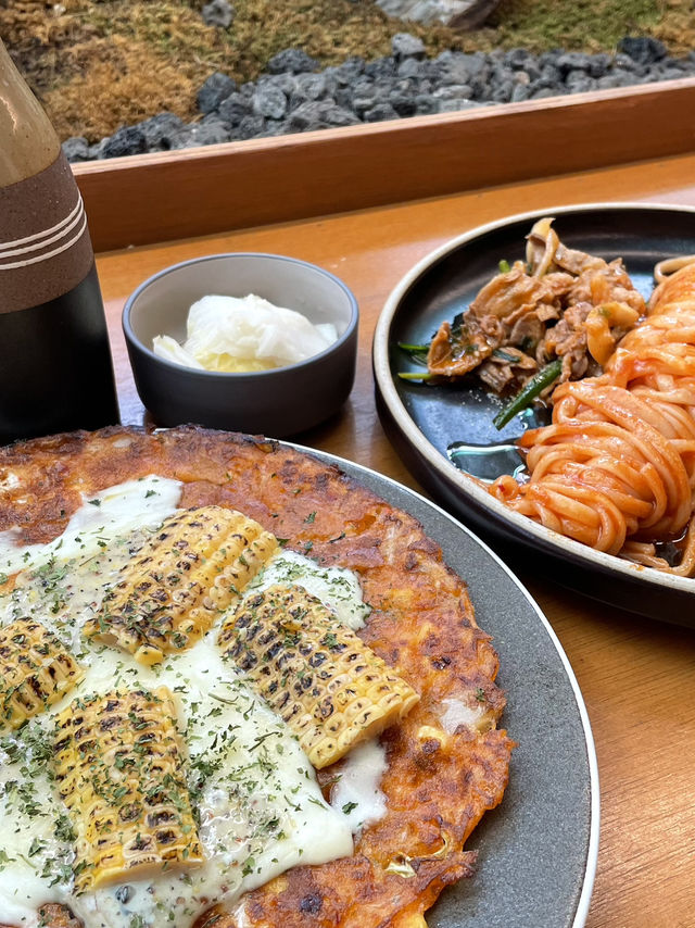 🌸 한옥 감성 따라 걷는 익선동 데이트의 하루 🍽️