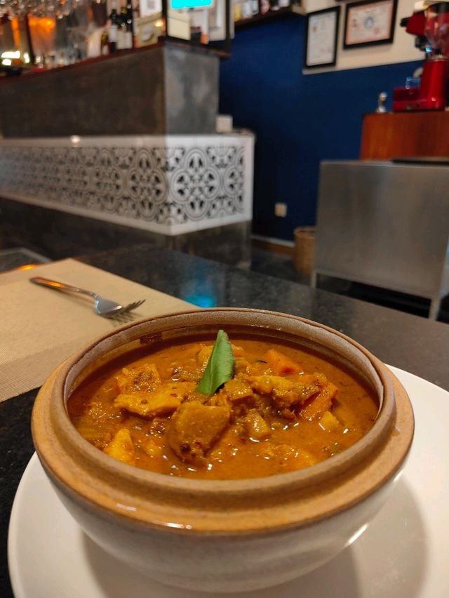 **Banteay Shrey: Where Khmer Flavors Come to Life