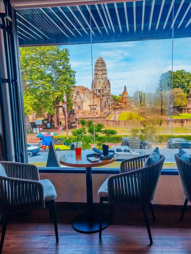 คาเฟ่พันธุ์ไทย หน้าวัดราษบูรณะ