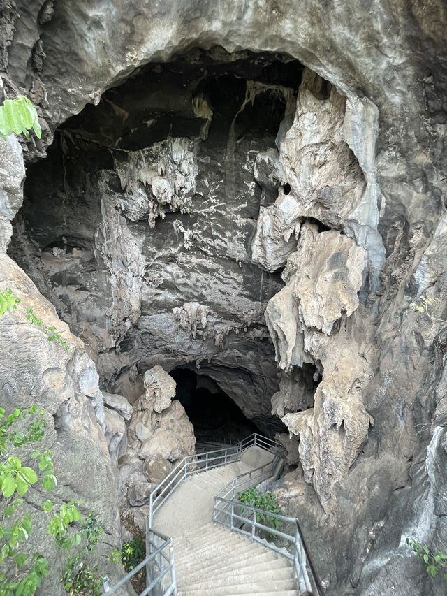 Wat Tam Erawan Cave Temple➡️Explore Isan