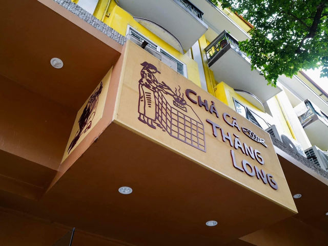 Hanoi’s Must-Eat 🍽️🥢 Chả Cá Thăng Long (6B/ 2D Đường Thành)