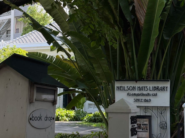 Bangkok's Most Beautiful Library: The Century-Old Neilson Hays Library! 📚✨