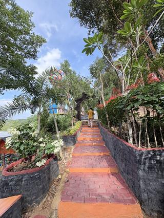 Liburan di Batam: Perjalanan Singkat, Liburan Indah 🇮🇩
Hanya dengan naik feri singkat dari Singapura, Batam ternyata menjadi tempat liburan akhir pekan yang sempurna! 🌴☀️

Dari suasana pantai yang menenangkan hingga pesta hidangan laut yang lezat, setiap momen terasa sederhana namun tak terlupakan. Saya mengunjungi Blue Fire Beach Club untuk menikmati pemandangan matahari terbenam yang indah 🌅, menjelajahi Puncak Beliung untuk menikmati pemandangan alam yang indah 🌿, dan mengakhiri hari dengan menikmati kopi di tepi laut di De Sands Café 🧋🌊.

Tanpa terburu-buru, tanpa stres — hanya suasana yang menyenangkan, angin laut, dan sedikit petualangan 💙.

Jika Anda mencari tempat bersantai terdekat tanpa menguras kantong, Batam sangat layak untuk dikunjungi!

Siapa sangka akhir pekan bisa terasa sesegar ini?

#friendtrip #shortrip #batam #bluesky #bluefirebatam #bluefirebatam
#pinksand #batamindonesia#JelajahBatam #batamtrip #pulaubatami #suasanatepilaut #liburanakhirpekan #kulinerIndonesia #pecintamakananlaut #travelie #terapiperjalanan#suasanatepilaut #pemandanganpulau#travelwithstyle #traveldiary #travelmoments #BatamGirlsTrip #TravelWithMyBestie #SunsetLovers #BestFriendGoals #GirlsWhoTravel #HappyGirlsAreThePrettiest #BestieAdventures
#BestFriendGoals