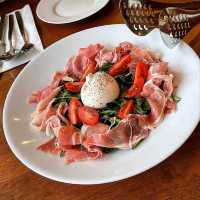 Flaneur Restaurant