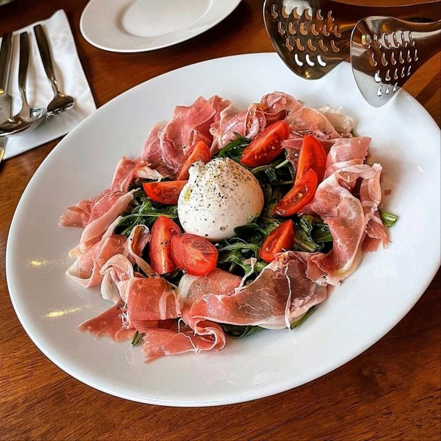 Flaneur Restaurant