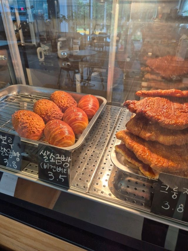 울산 발리다방 커피 조용한 공간에서 독서와 커피한잔 하기좋은 카페